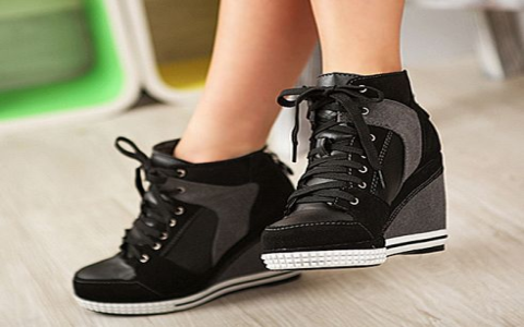 Black Wedge Tennis Shoes: How to Style Them (Ultimate Guide for Fashionistas)